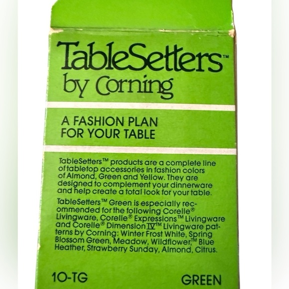 Vintage 1960s Pyrex Salt & Pepper Shakers – Green Tops – New in Box - Picture 13 of 14